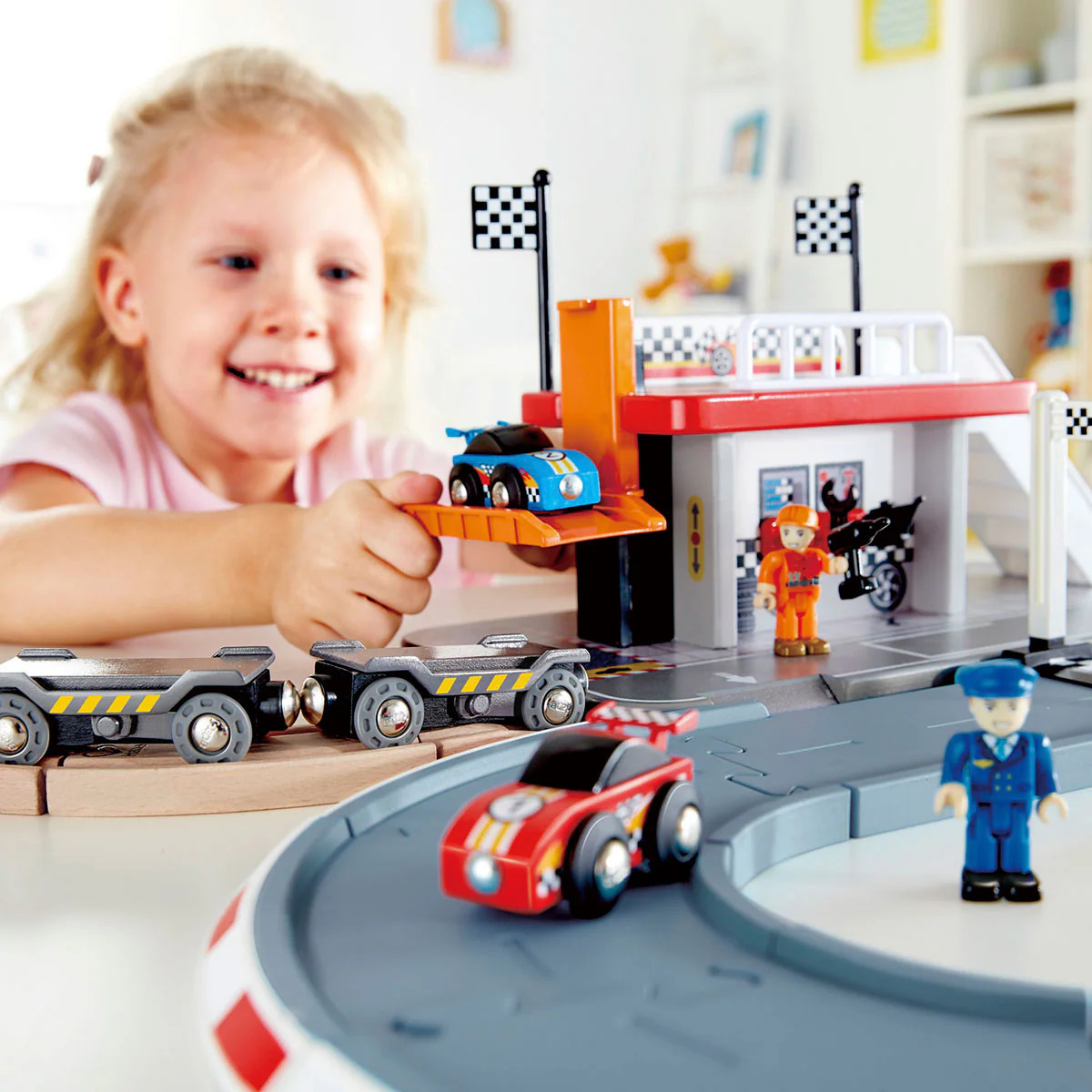 HAPE - Pista De Carreras - Imagen 3
