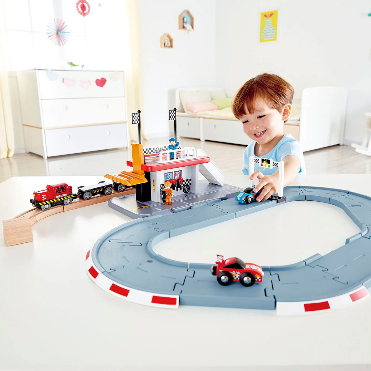 HAPE - Pista De Carreras - Imagen 4