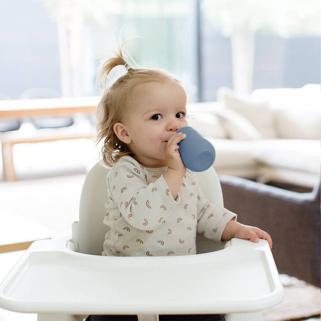EZPZ - Vaso Mini con Bombilla de Entrenamiento Indigo - Imagen 4