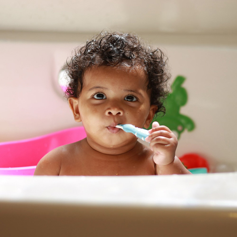 NUBY - Set de 3 cepillos de dientes para bebes x1 - N07547 - Imagen 3